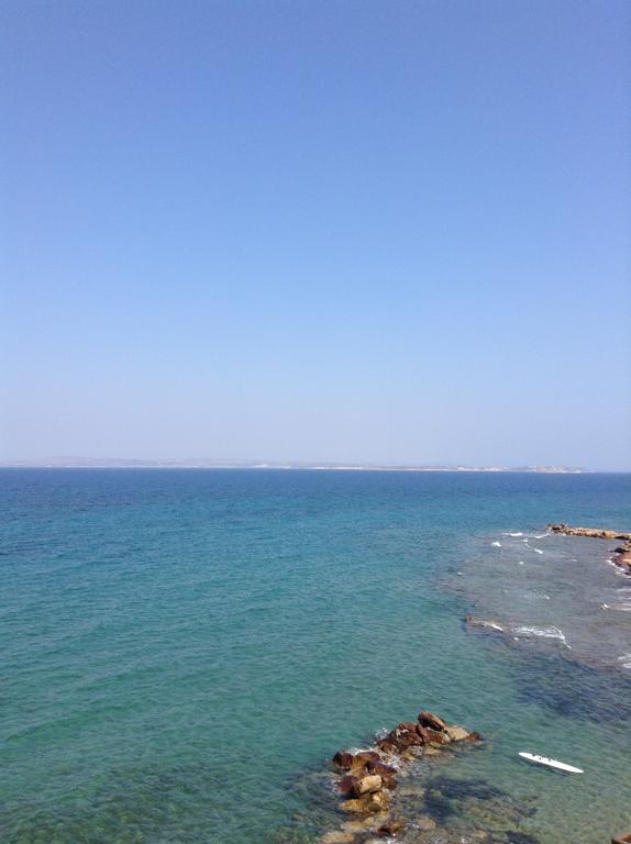 Noufaro Studios Karfas Luaran gambar