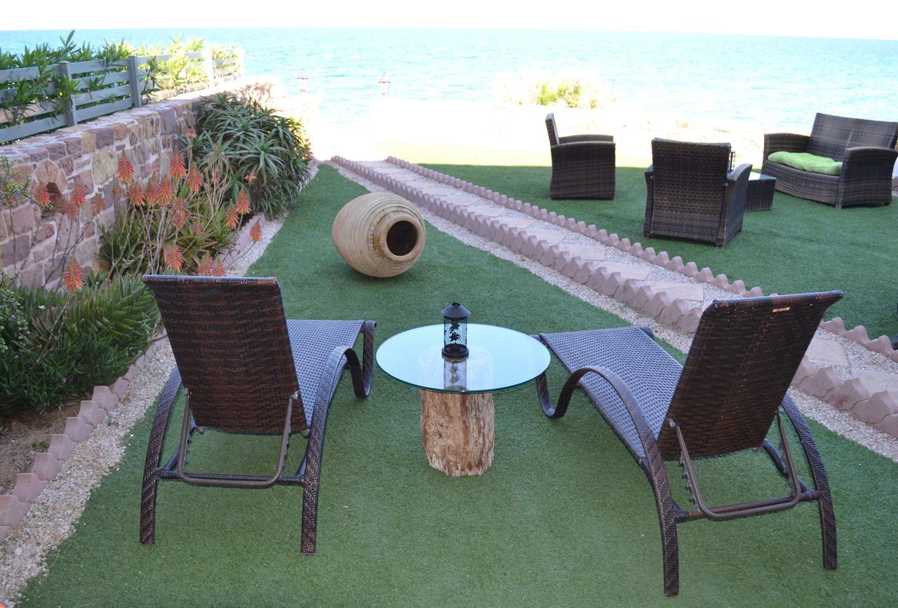Noufaro Studios Karfas Luaran gambar