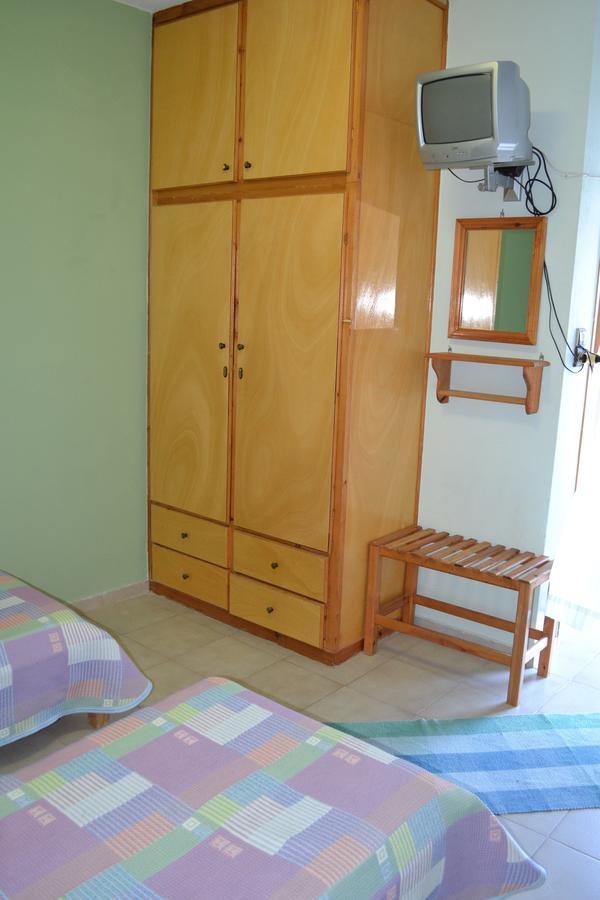 Noufaro Studios Karfas Luaran gambar