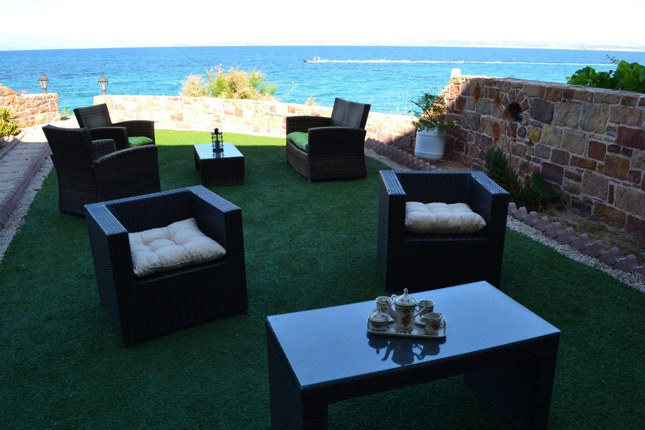 Noufaro Studios Karfas Luaran gambar
